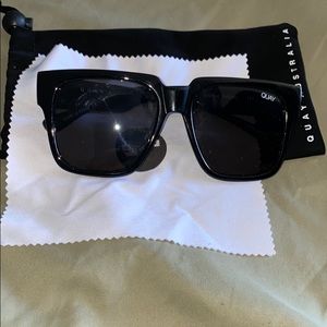 Quay “On the Prowl” Sunglasses 🕶